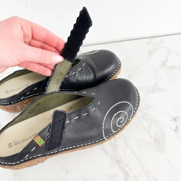 El Naturalista Black Yggdrasil Embroidered Clog Sz 39 (8.5) - Picture 13 of 15